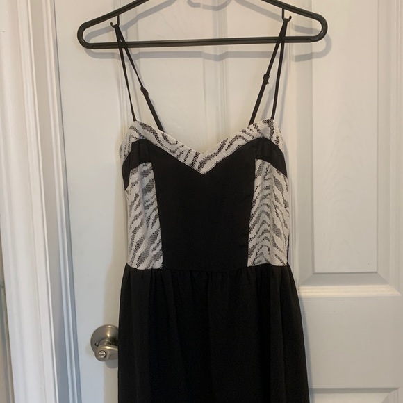 Black sweetheart high low dress with zebra like detailing - Picture 1 of 5